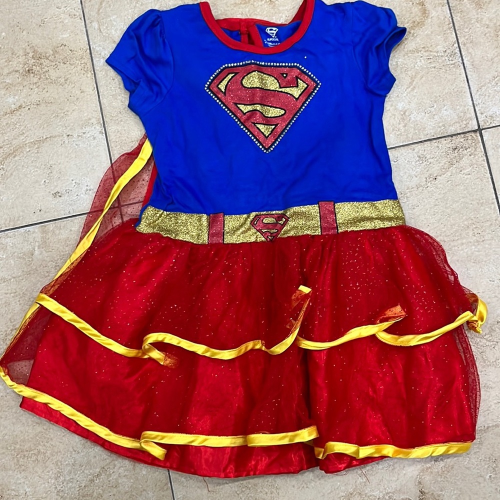 DC Comics Supergirl costume 4T